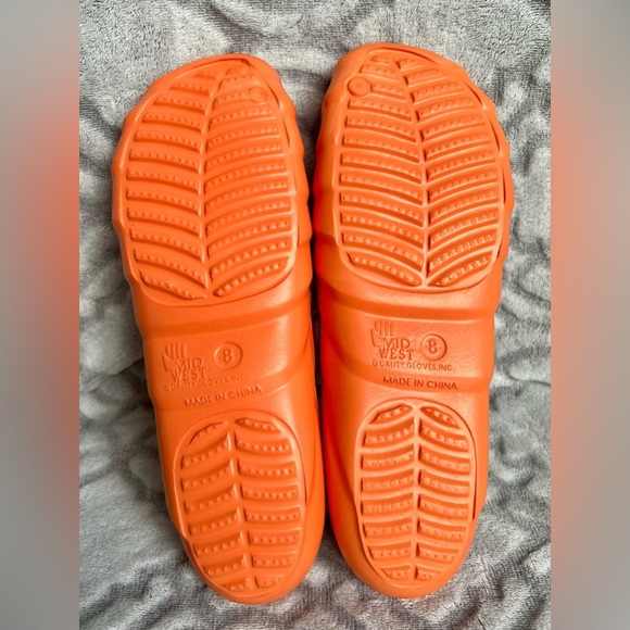 Midwest Quality Gloves Garden Clogs – Orange Daisy Cutout – Size 8 - Picture 5 of 5